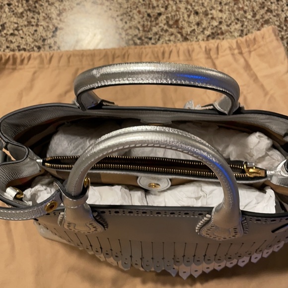 Burberry Medium Banner Fringe - Picture 13 of 16